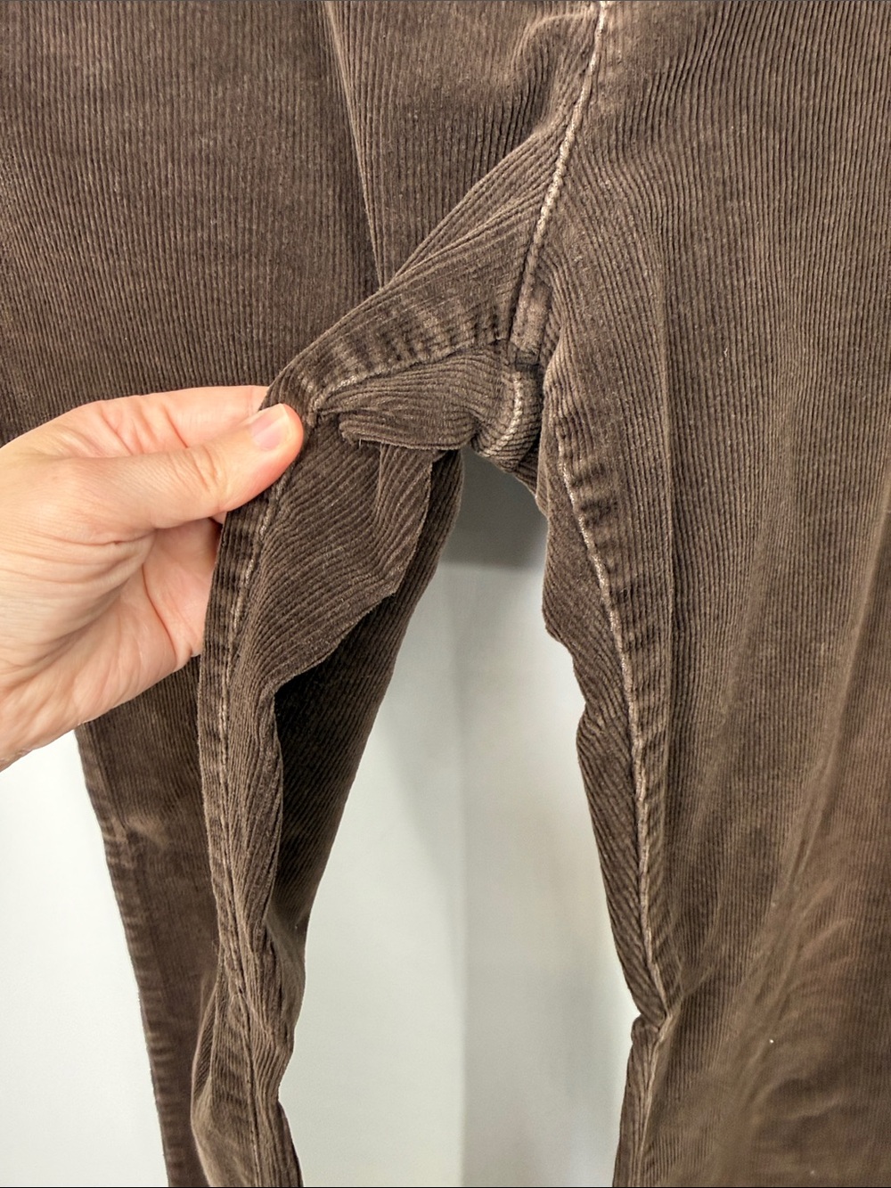 Lands End Classic midrise bootcut Corduroy Jeans in Dark Brown Sz 12 - Picture 5 of 10